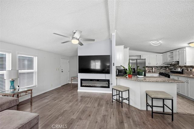 400 Greenfield Drive, El Cajon, CA 92021