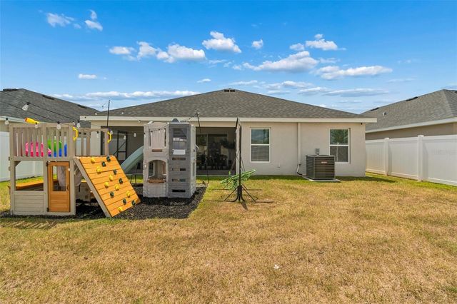 6981 TWISTING PINES LOOP, Zephyrhills, FL 33541