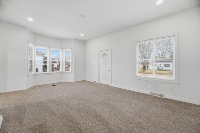 206 WRIGHT AVENUE, Neenah, WI 54956