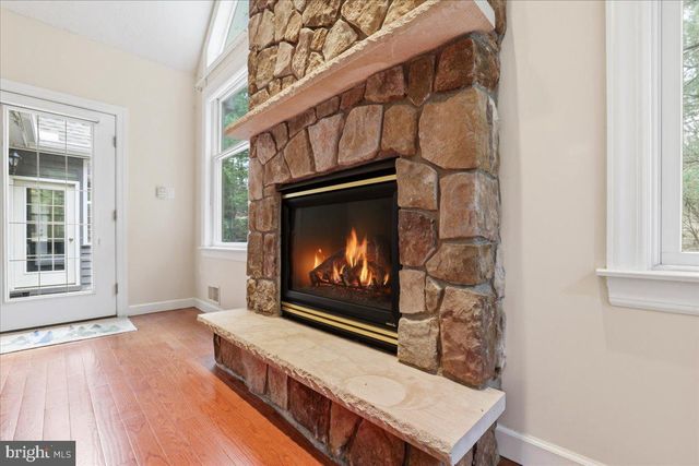 109 LAKE DR, Lake Harmony, PA 18624