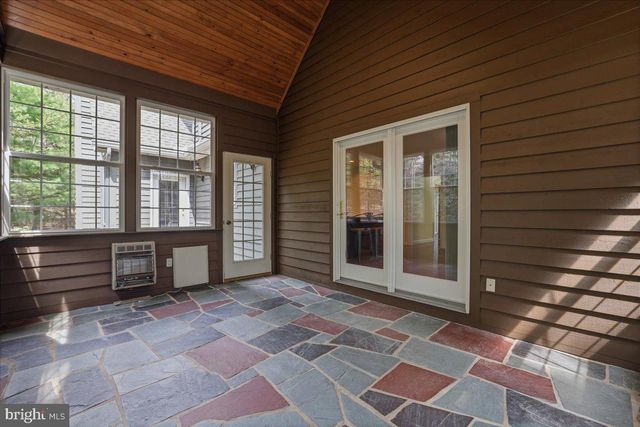 109 LAKE DR, Lake Harmony, PA 18624