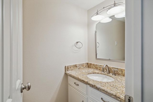 2425 Potomac Drive B, Houston, TX 77057