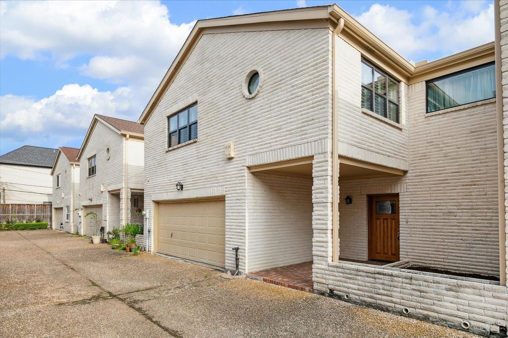 2425 Potomac Drive B, Houston, TX 77057