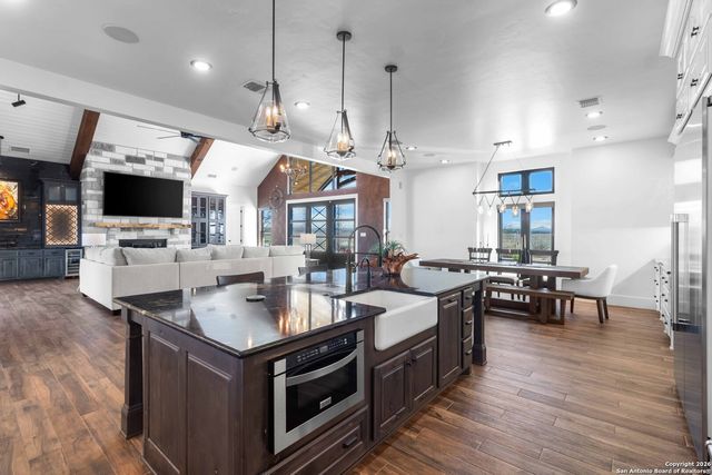 2021 FM 3240, Bandera, TX 78003