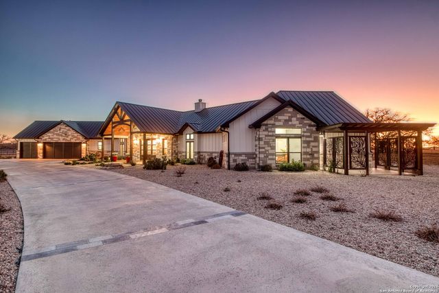 2021 FM 3240, Bandera, TX 78003