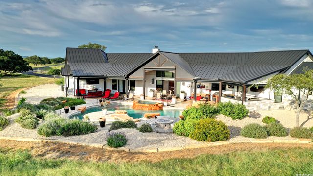 2021 FM 3240, Bandera, TX 78003