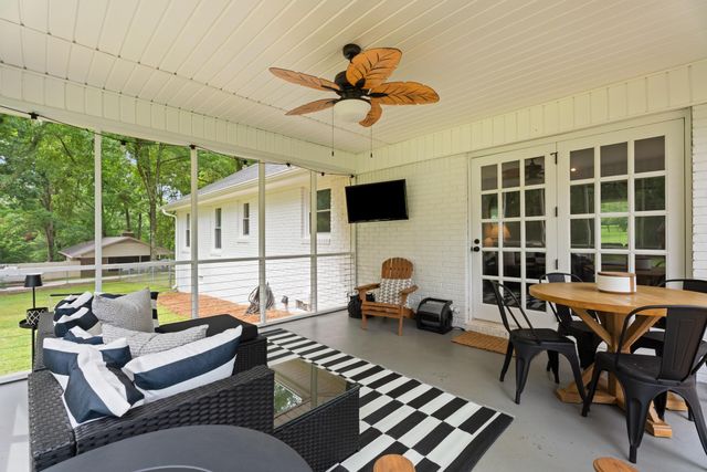 15864 Asheville Highway, Campobello, SC 29322