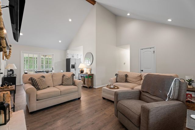 15864 Asheville Highway, Campobello, SC 29322