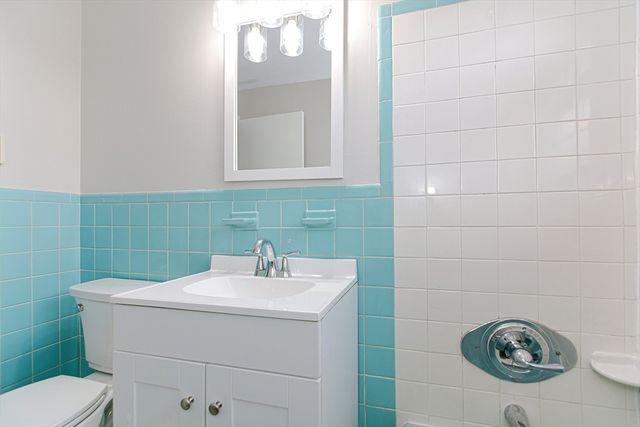 4 Colonial Village Dr 9, Arlington, MA 02474