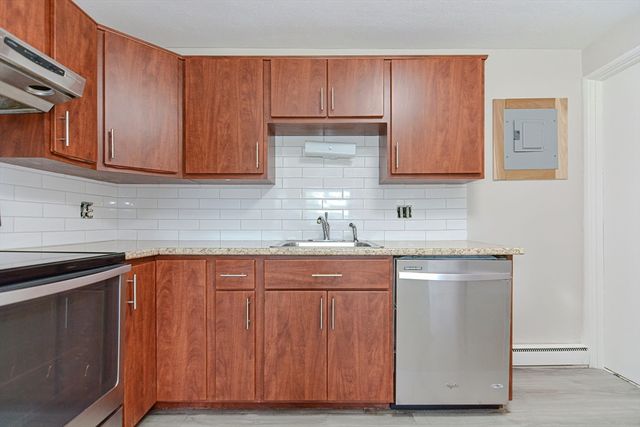 4 Colonial Village Dr 9, Arlington, MA 02474