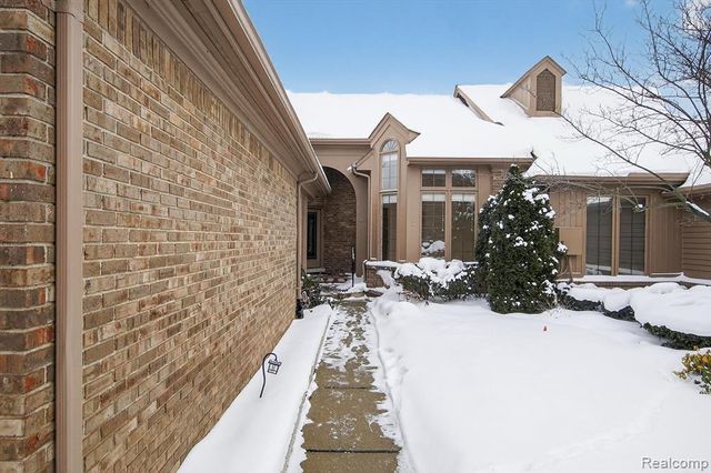 13660 Eaton Drive, Plymouth, MI 48170