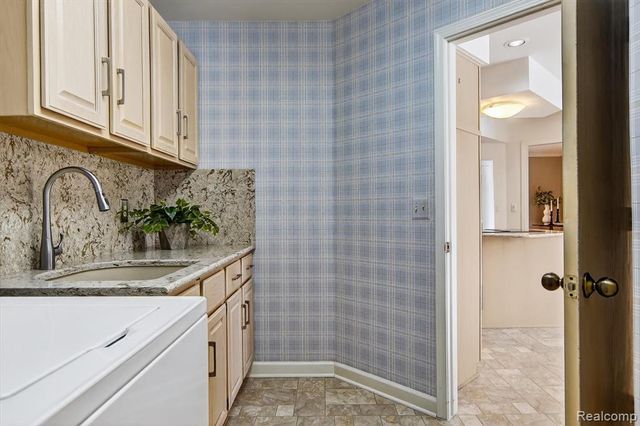 13660 Eaton Drive, Plymouth, MI 48170