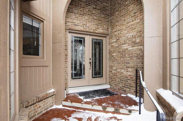 13660 Eaton Drive, Plymouth, MI 48170