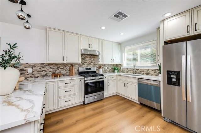 24224 Welby, West Hills (los Angeles), CA 91307