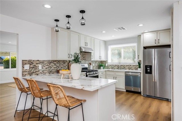 24224 Welby, West Hills (los Angeles), CA 91307