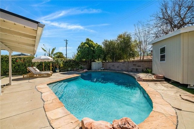 24224 Welby, West Hills (los Angeles), CA 91307