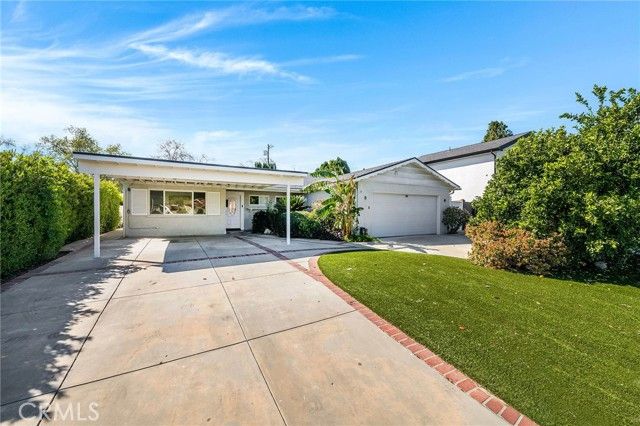 24224 Welby, West Hills (los Angeles), CA 91307