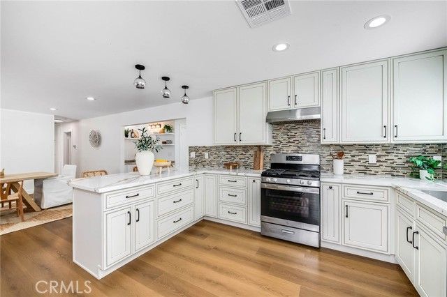 24224 Welby, West Hills (los Angeles), CA 91307