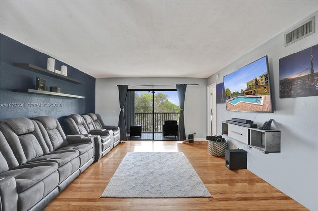 6575 W Oakland Park Blvd 506, Lauderhill, FL 33313