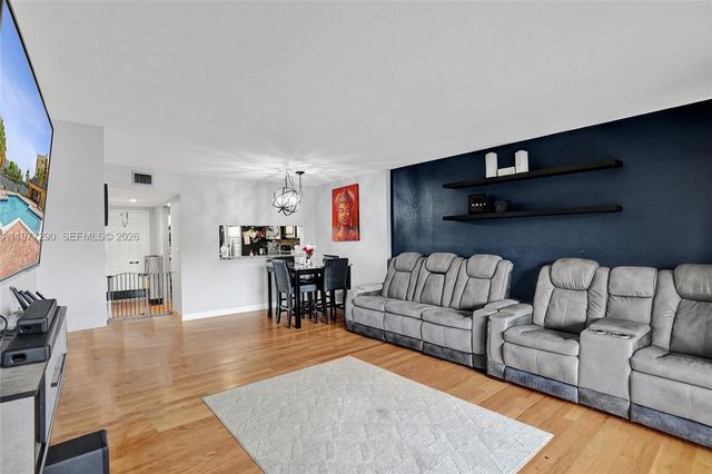 6575 W Oakland Park Blvd 506, Lauderhill, FL 33313