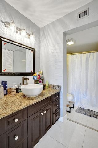 6575 W Oakland Park Blvd 506, Lauderhill, FL 33313