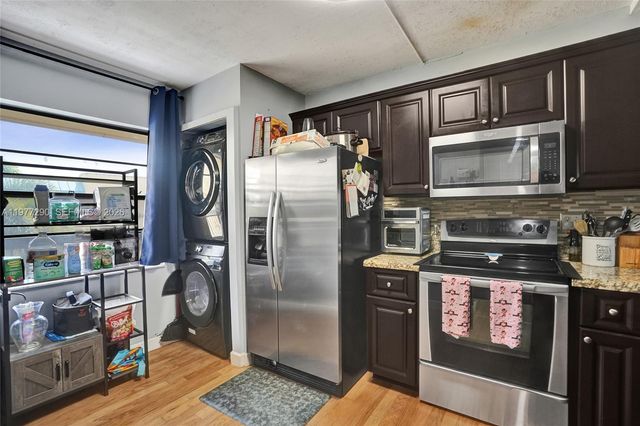 6575 W Oakland Park Blvd 506, Lauderhill, FL 33313