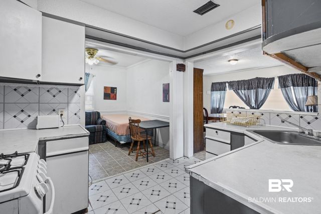 160 GLENN Avenue, Mobile, AL 36606