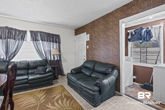 160 GLENN Avenue, Mobile, AL 36606