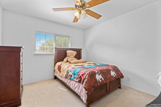 1130 STONE GDN, New Braunfels, TX 78130