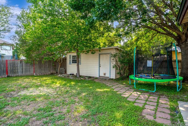 1130 STONE GDN, New Braunfels, TX 78130