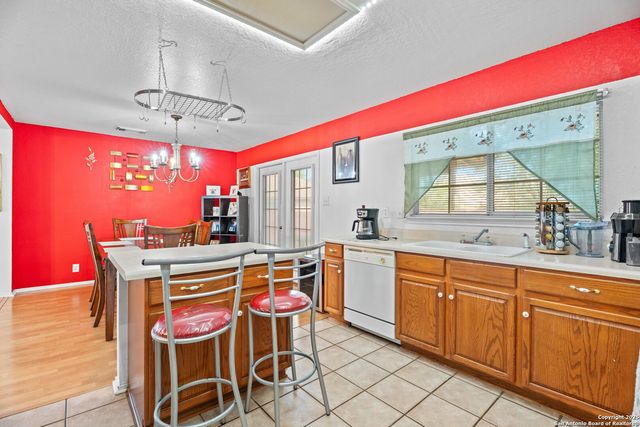 1130 STONE GDN, New Braunfels, TX 78130