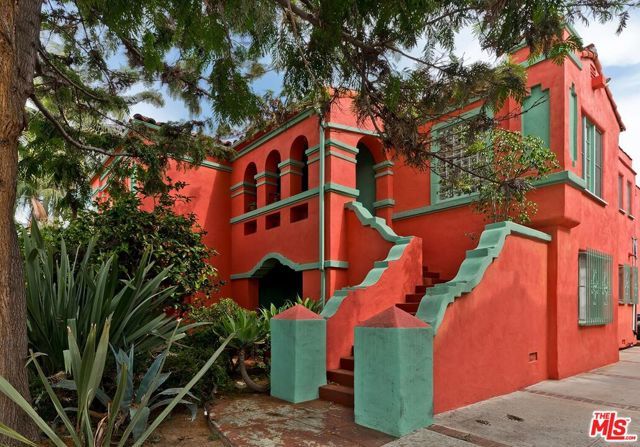 7932 Blackburn Avenue, Los Angeles, CA 90048