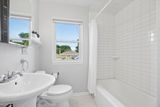 631 S Ashland Avenue, La Grange, IL 60525