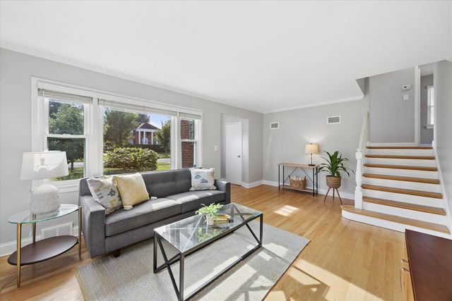 631 S Ashland Avenue, La Grange, IL 60525