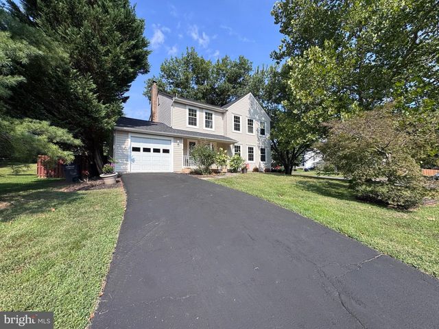 131 SENECA RIDGE DR, Sterling, VA 20164