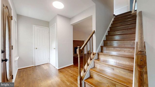 131 SENECA RIDGE DR, Sterling, VA 20164