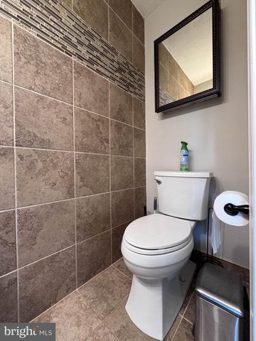 131 SENECA RIDGE DR, Sterling, VA 20164
