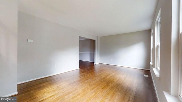 131 SENECA RIDGE DR, Sterling, VA 20164