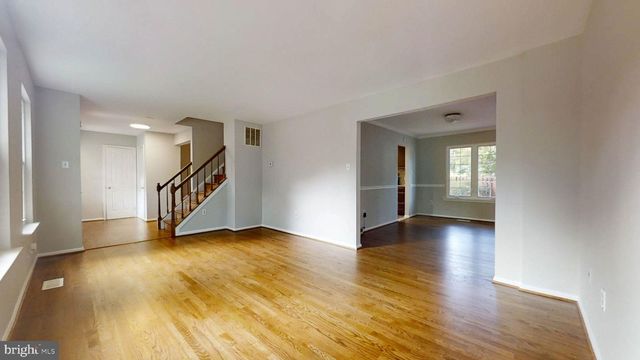 131 SENECA RIDGE DR, Sterling, VA 20164