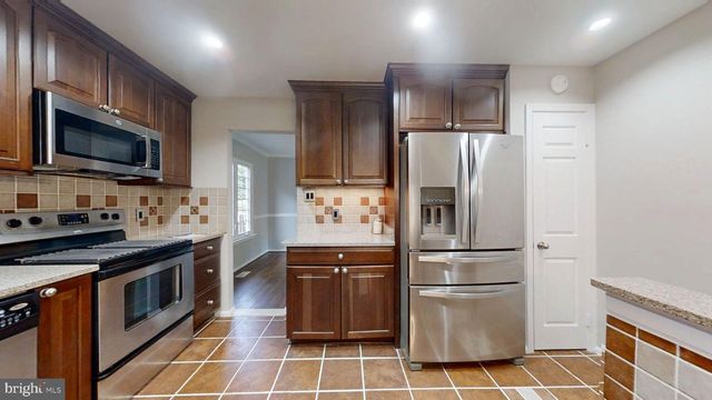 131 SENECA RIDGE DR, Sterling, VA 20164