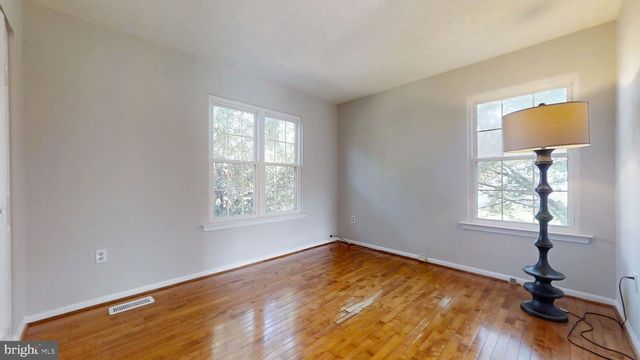 131 SENECA RIDGE DR, Sterling, VA 20164