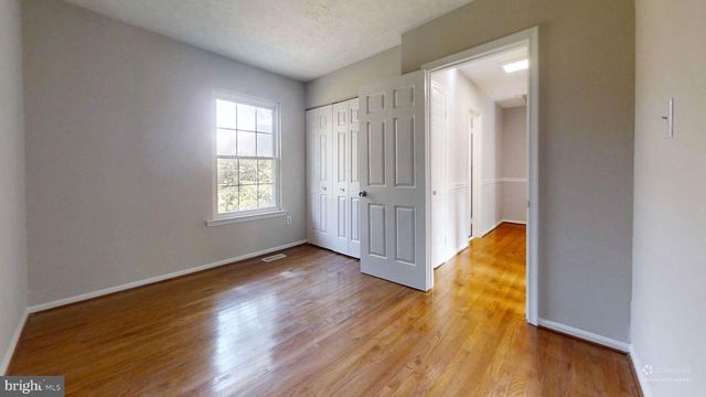 131 SENECA RIDGE DR, Sterling, VA 20164