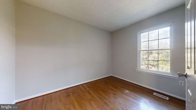 131 SENECA RIDGE DR, Sterling, VA 20164