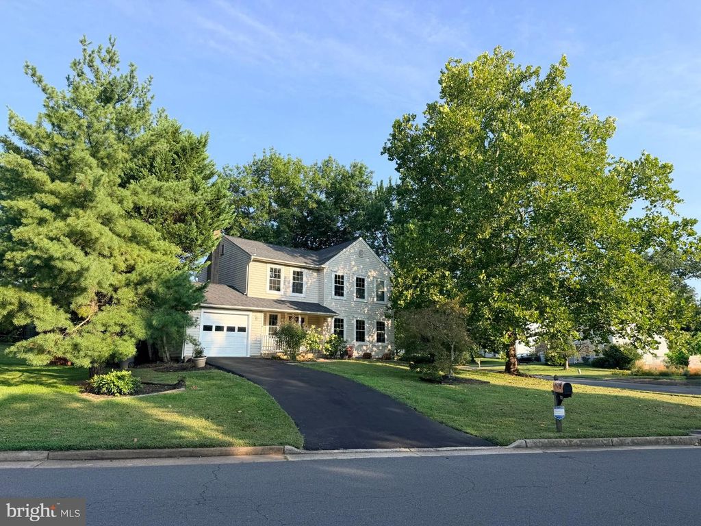131 SENECA RIDGE DR, Sterling, VA 20164