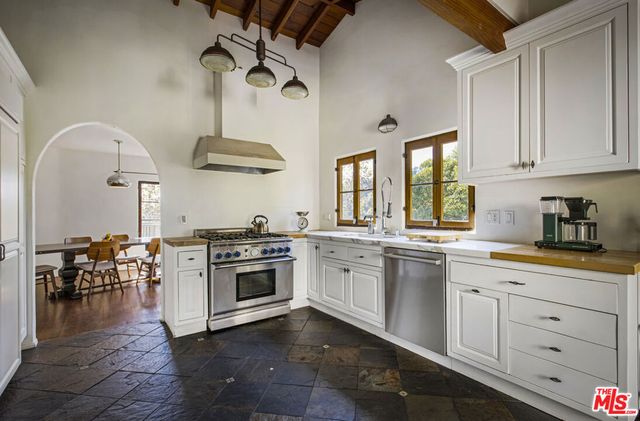 2781 Westshire Drive, Los Angeles, CA 90068