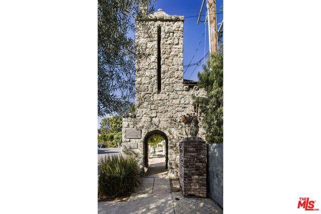 2781 Westshire Drive, Los Angeles, CA 90068