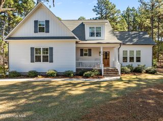 110 Callis Circle, West End, NC 27376