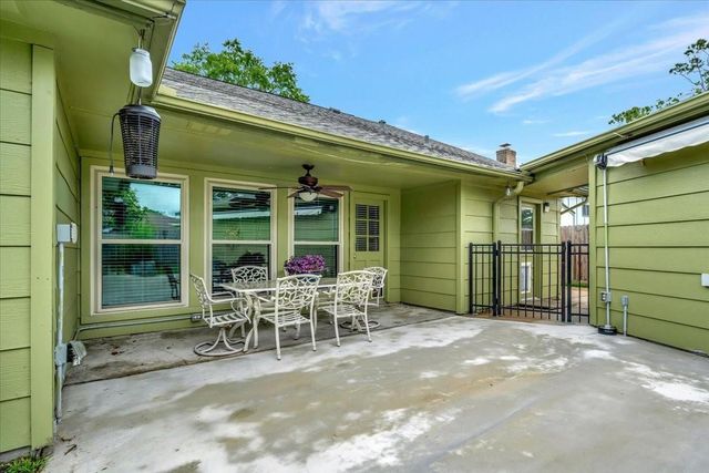 16407 Clearcrest Drive, Houston, TX 77059