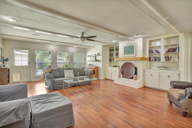 16407 Clearcrest Drive, Houston, TX 77059