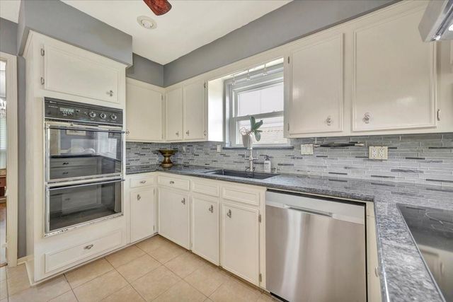 16407 Clearcrest Drive, Houston, TX 77059